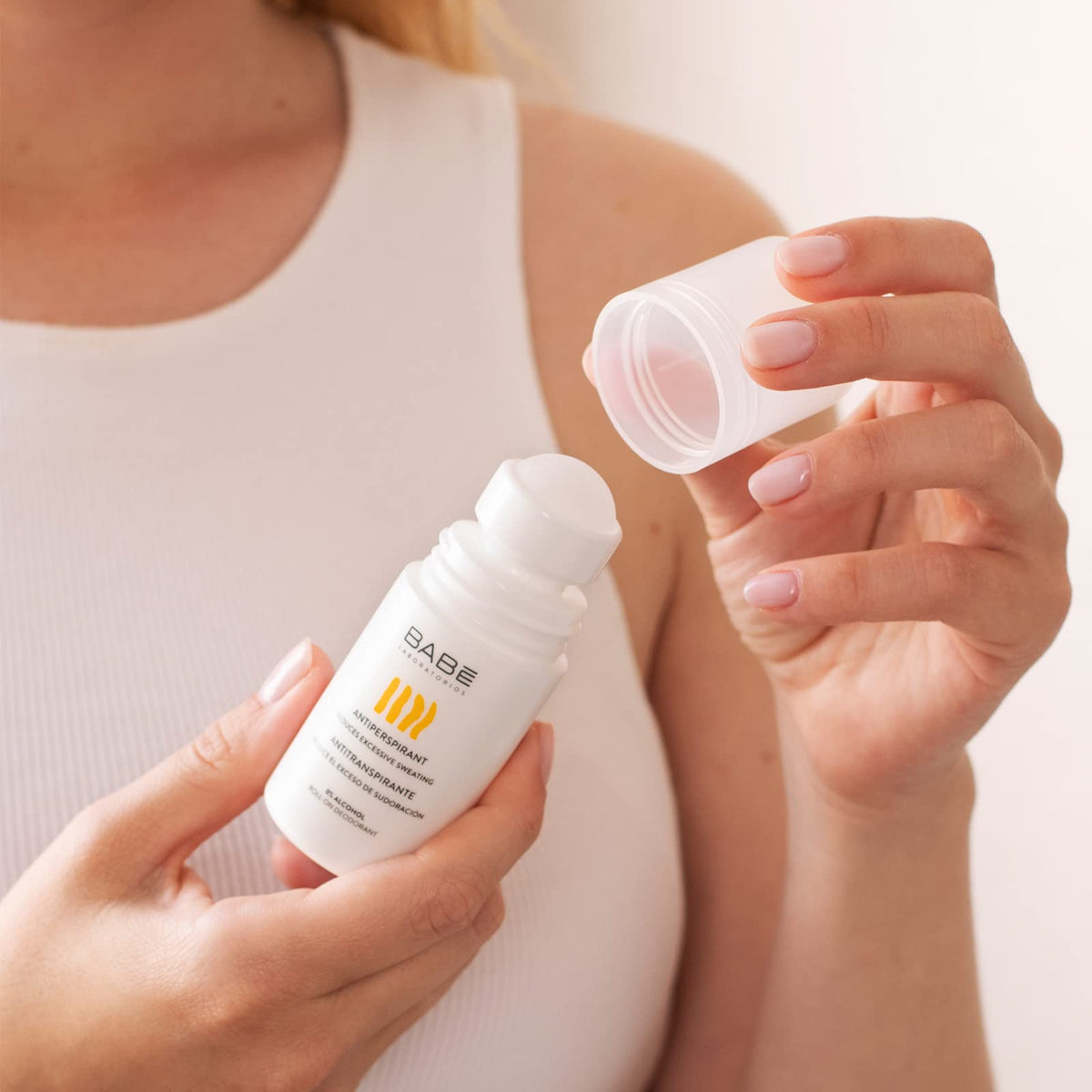 Close-up of the Laboratorios Babe roll-on applicator for gentle odour control.
