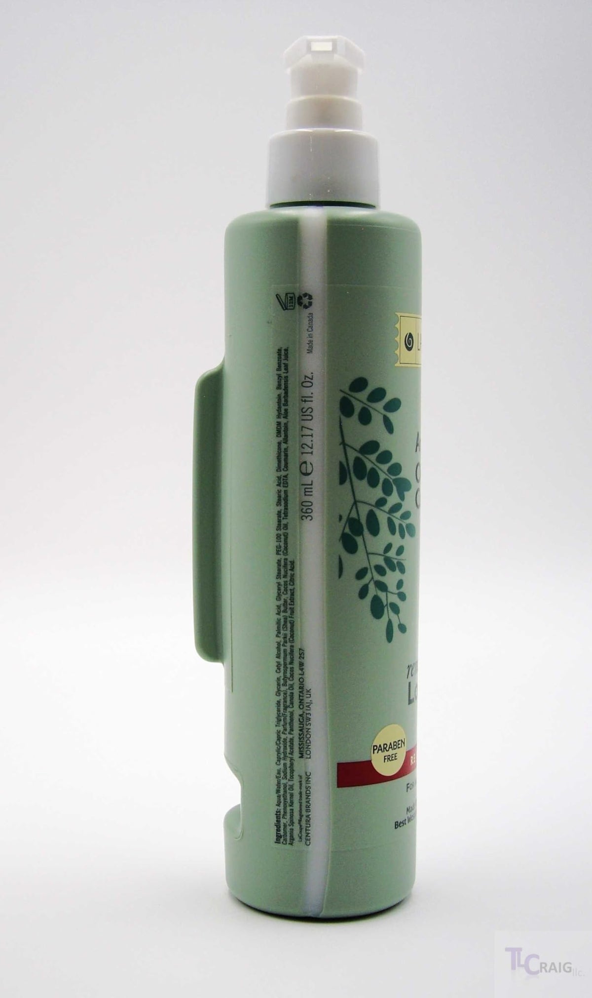 Close-up of lotion texture for fast-absorbing hydration with no grease