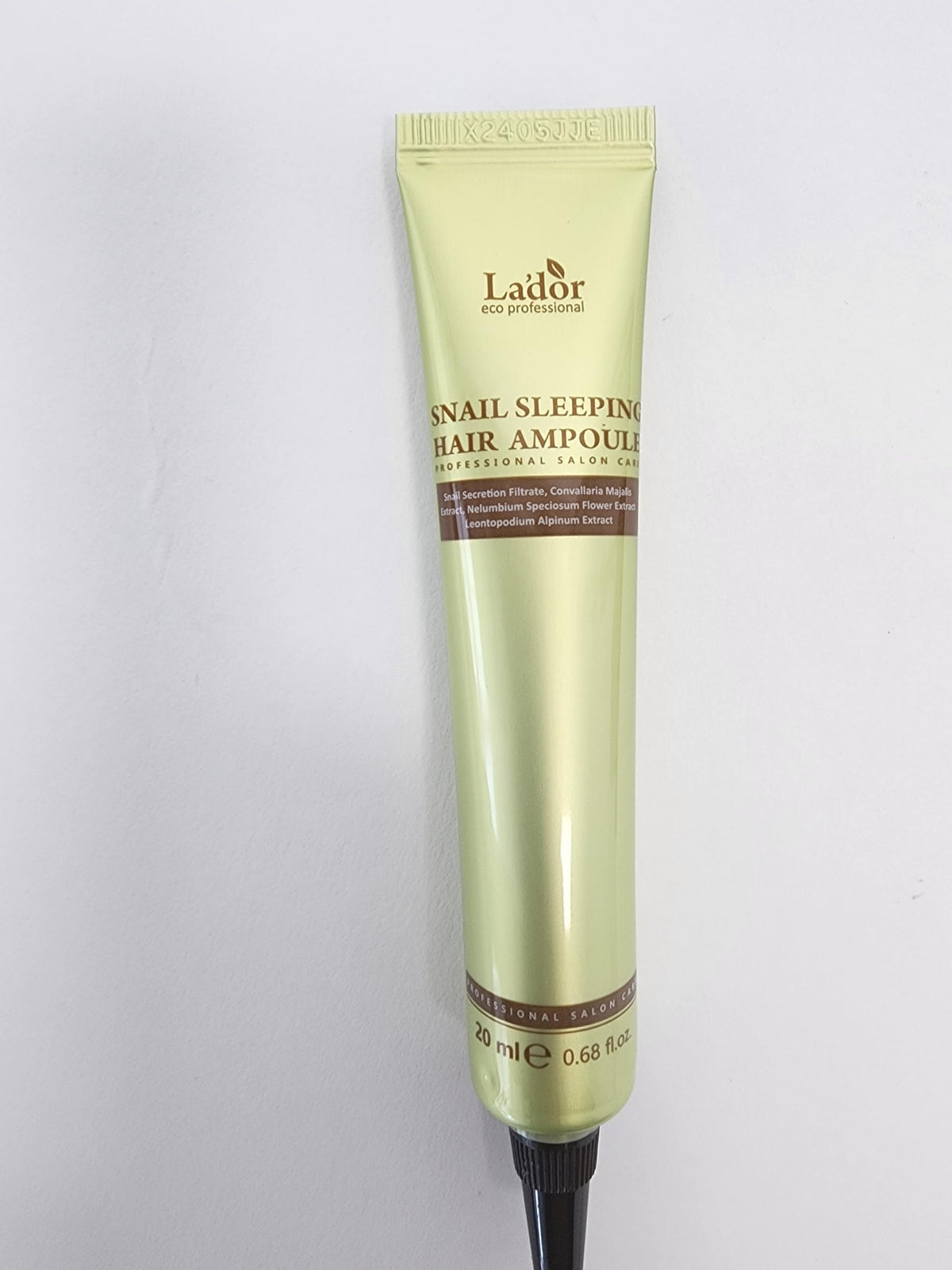 Easy to apply and pat-in without rinsing