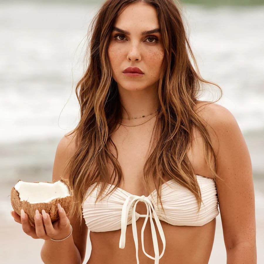LaLicious Sugar Coconut massage application demonstrates gentle scrubbing for sensitive skin.