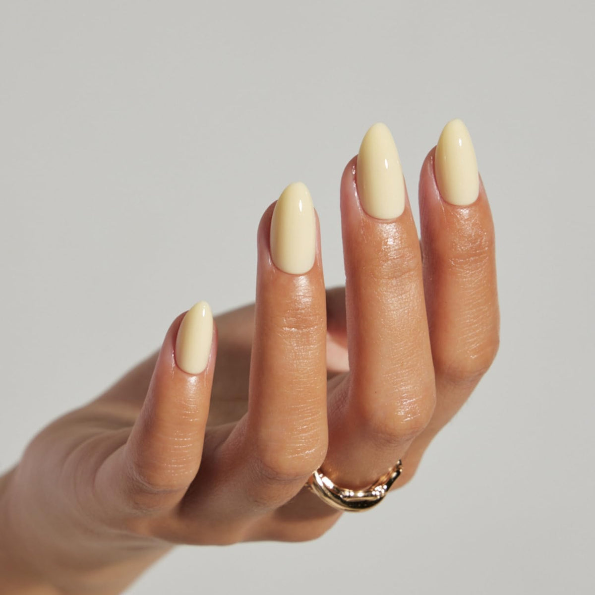 LAMIMOSA soft gel layered finish with glossy look that resists chips.