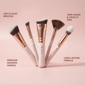 Lamora Pro synthetic bristles offer vegan, cruelty-free performance
