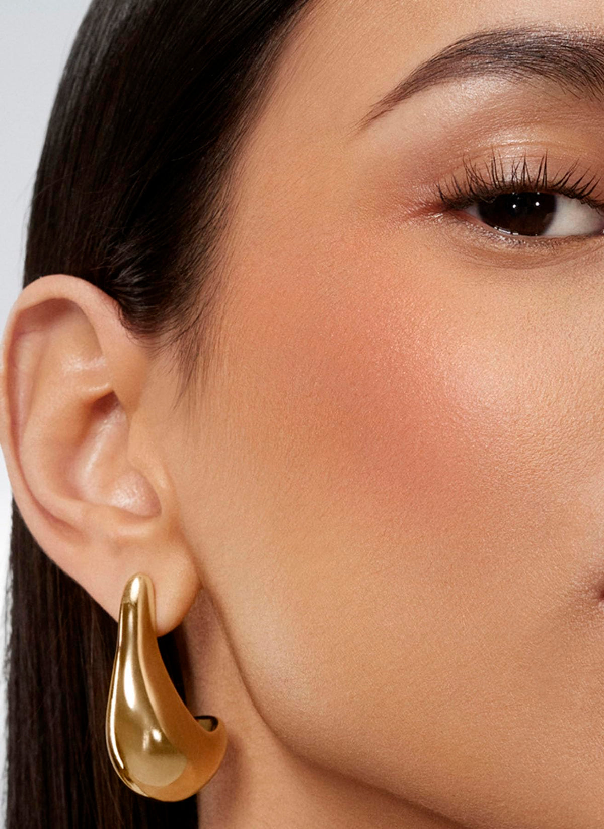 Lancôme Blush Subtil with included brush ensures easy, even application.