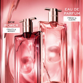 Lancôme Idôle Power rose heart detail highlighting fruity notes and romance.