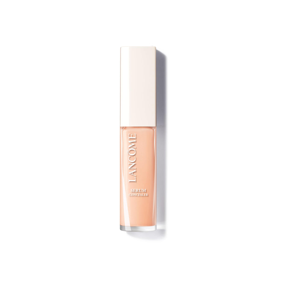 Lancôme Teint Idole serum concealer bottle demonstrates hydrating formula for all-day glow.