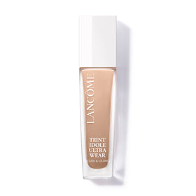 Lancôme Teint Idole Ultra Wear bottle-pump showing smooth dispensing for daily use