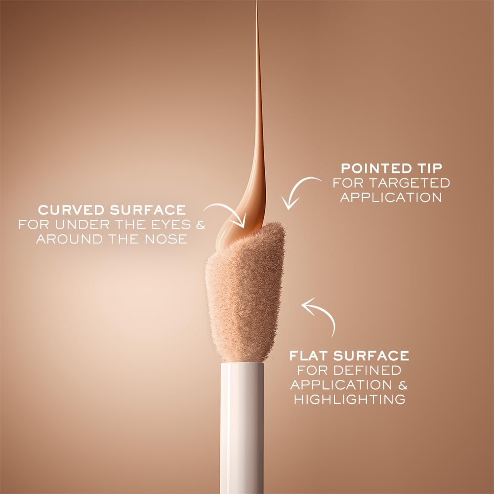 Lancôme Teint Idole Ultra Wear concealer creamy texture for buildable coverage.