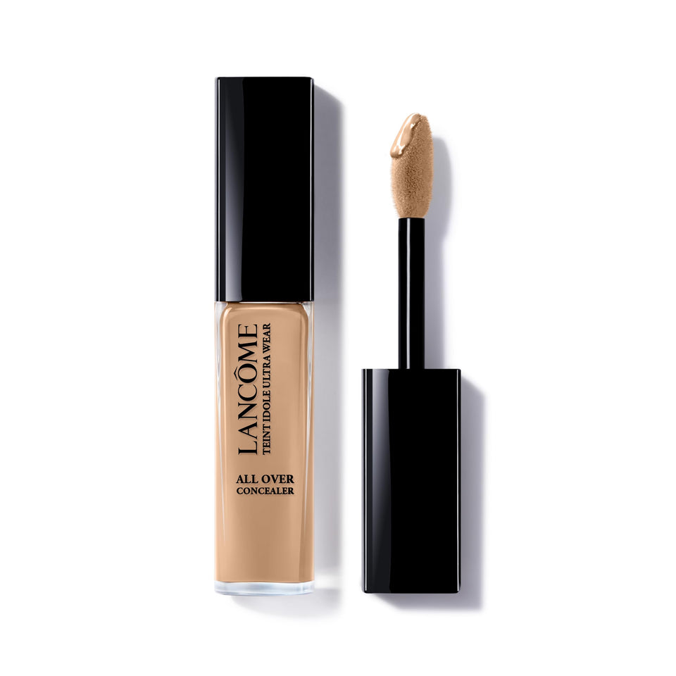 Lancôme Teint Idole Ultra Wear concealer tube closeup for precise coverage.