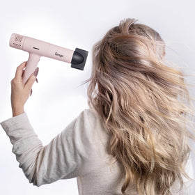 L'ANGE HAIR Le Styliste Luxe concentrator 1 for focused airflow.