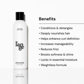 L'ANGE HAIR Curl Care Enhancing Conditioner applying to detangle and smooth curls.