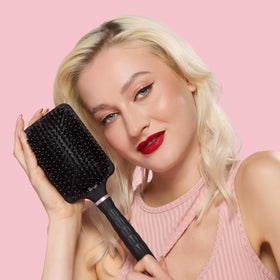 L'ANGE HAIR Detangling Paddle Brush on wet hair minimizes snagging during detangling