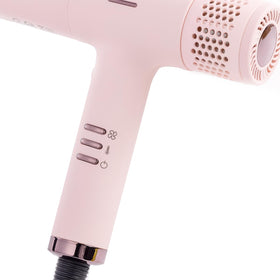 L'ANGE HAIR Le Styliste Luxe swivel cord for easy movement.