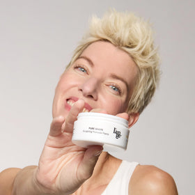 L’ANGE HAIR Pure Shape Sculpting Paste model-hair shows natural texture and matte finish.