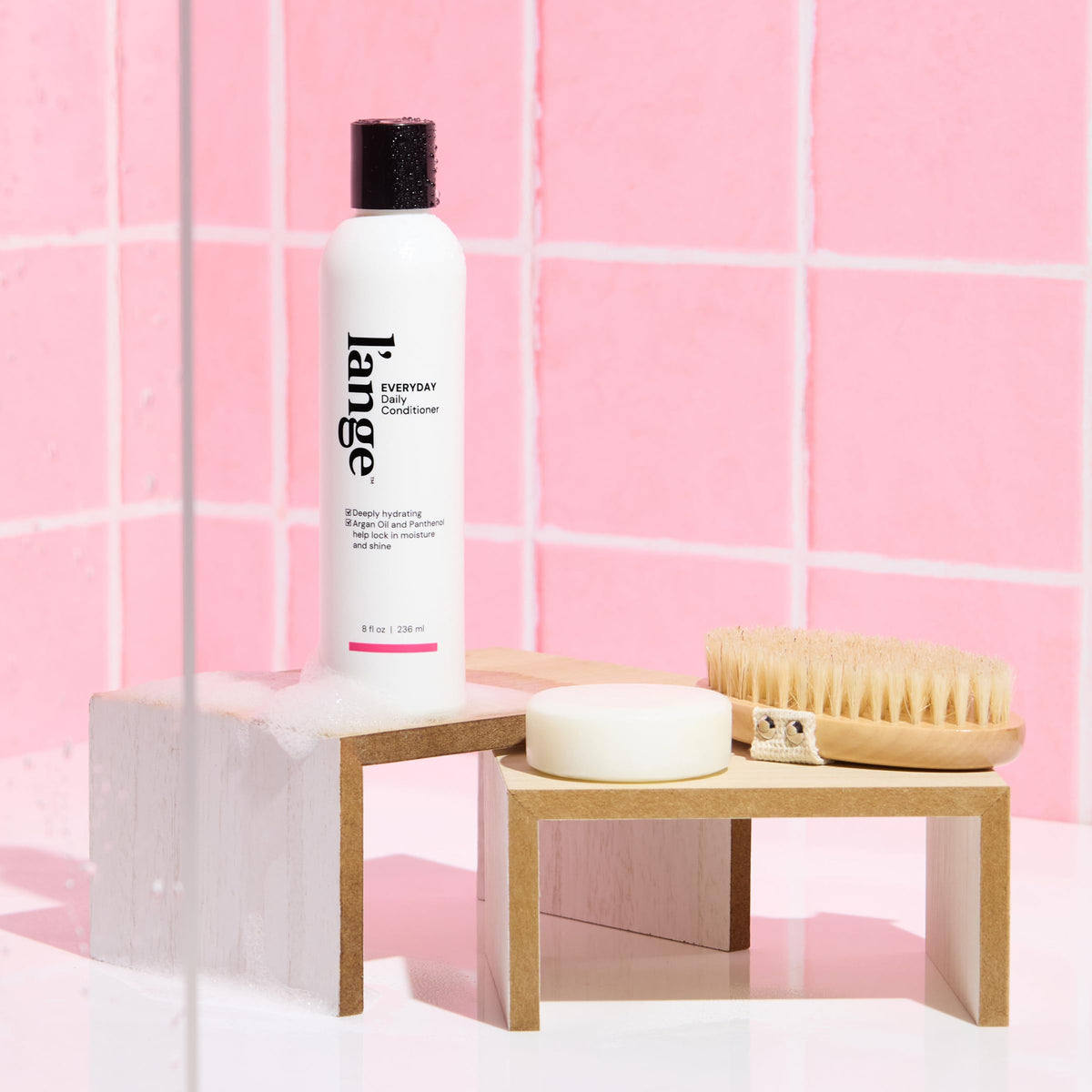 L'ANGE HAIR Everyday Daily Conditioner routine-in-use shows quick conditioning for busy mornings.