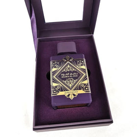 Lattafa Bade'e Al Oud Amethyst flacon angle shows rich oud notes and premium design.