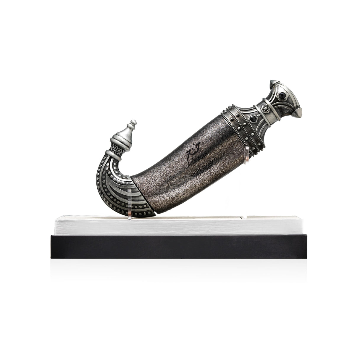 Lattafa Niche Emarati Khanjar bottle showcases bold spice and woody notes for evening wear.
