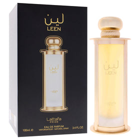 Lattafa Pride Leen spray mist shows a fine spray for lasting scent.