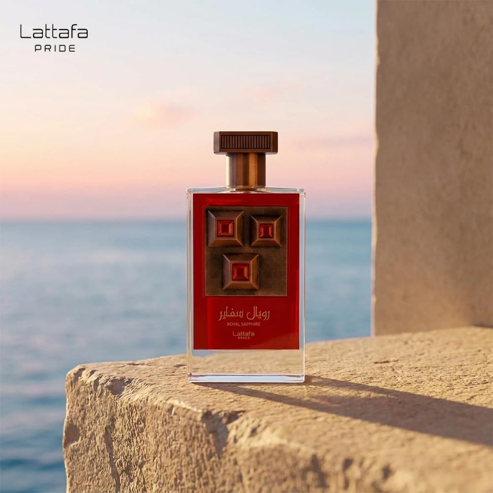 Lattafa Royal Sapphire spray action demonstrates easy, quick application