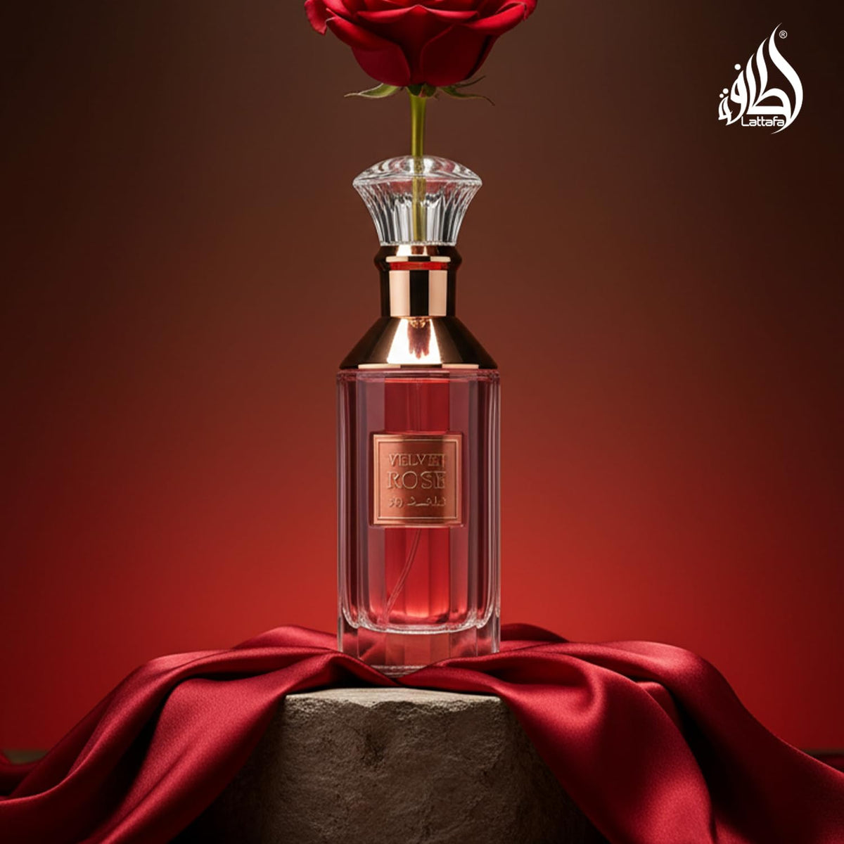 Lattafa Velvet Rose top notes visual, featuring rose and patchouli scents.