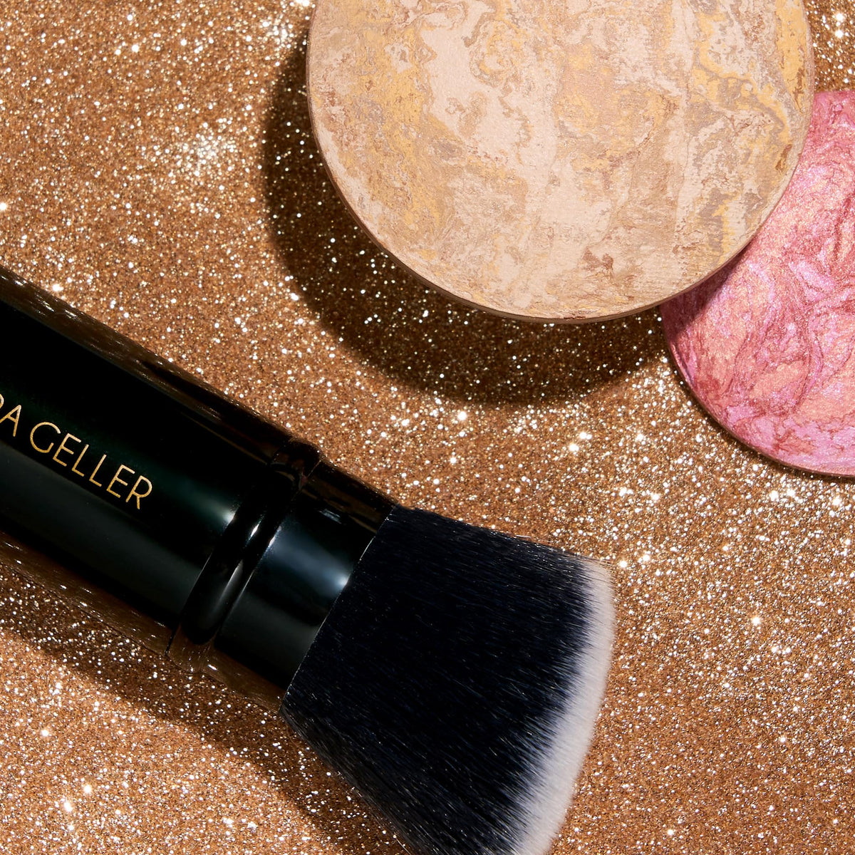 Laura Geller New York retractable Kabuki brush for travel friendly application