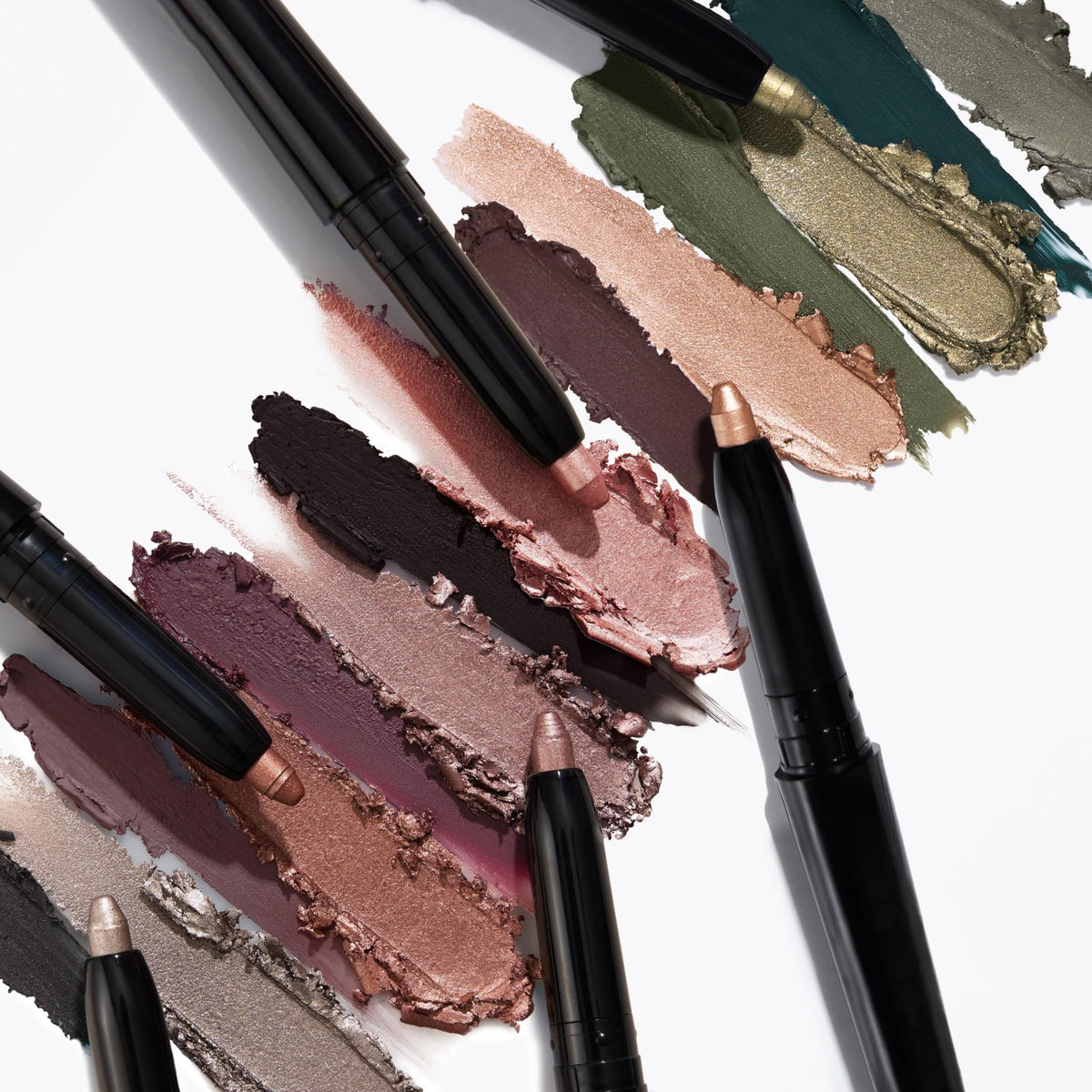 Laura Geller New York Dual-ended design saves time with quick shadow and liner.