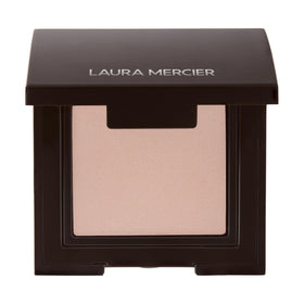 Laura Mercier Eye Shadow creamy-pigment glides on with rich color and crease resistance.