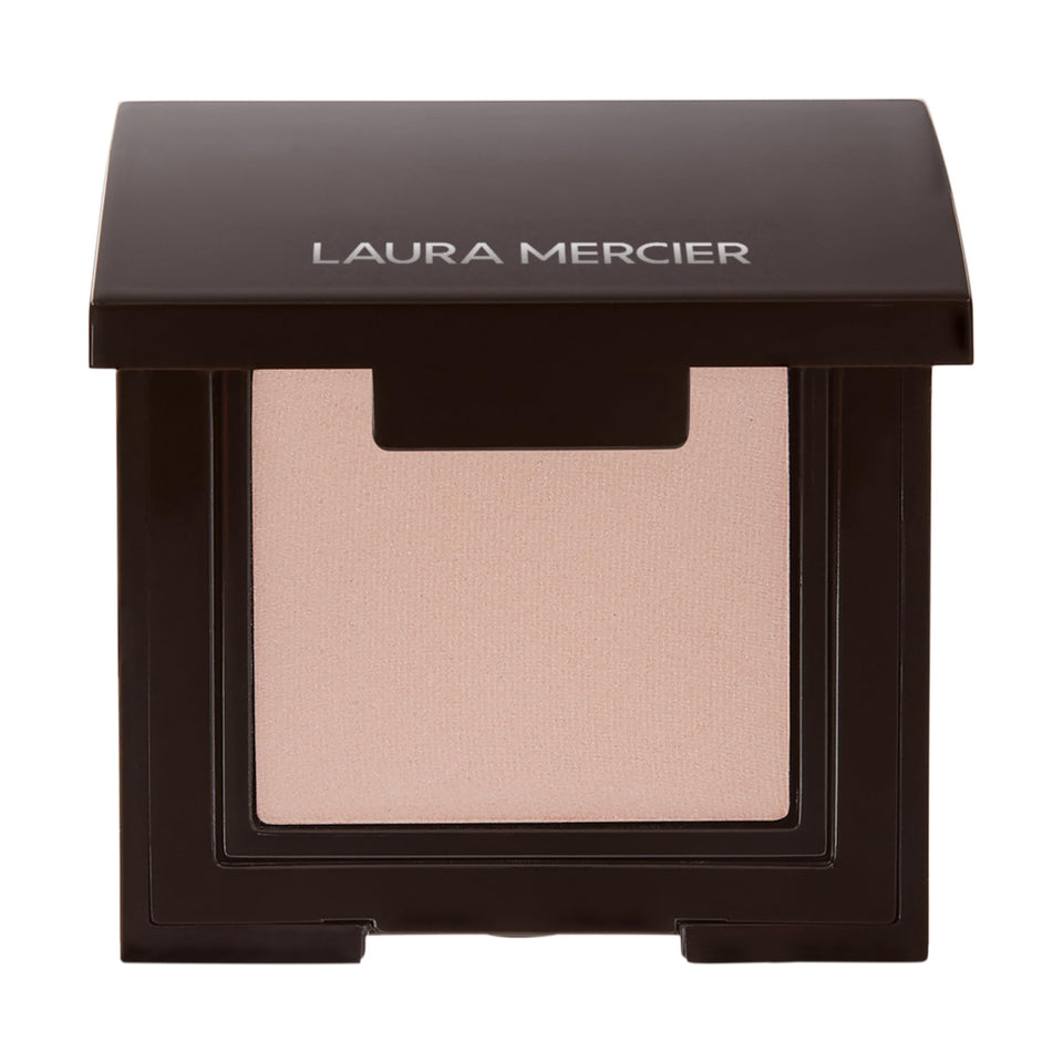 Laura Mercier Eye Shadow creamy-pigment glides on with rich color and crease resistance.