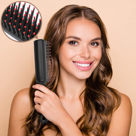 Lauwell anti-static bristles provide gentle detangling for numerous hair types.
