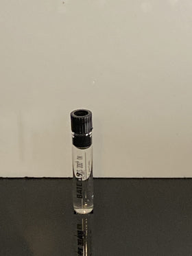 Le Labo Baie 19 bottle cap and label close-up authenticity