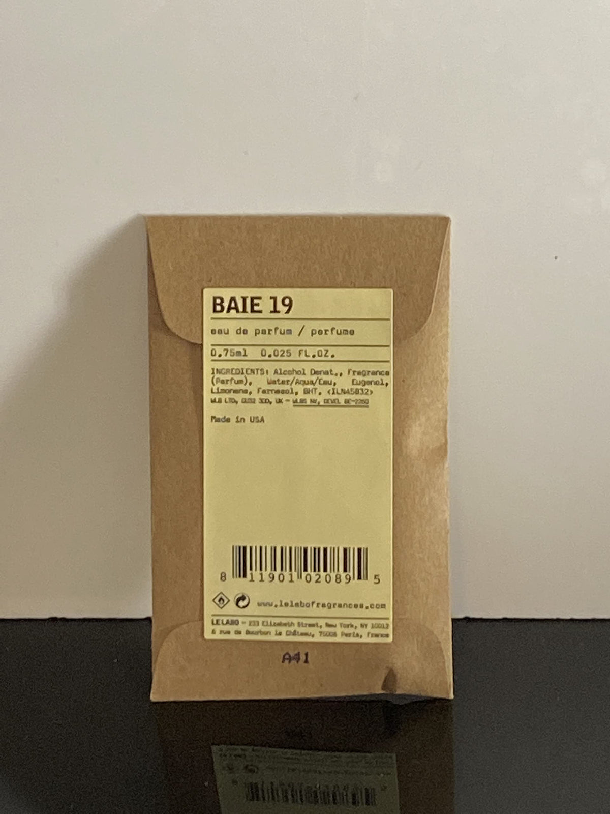 Le Labo Baie 19 sample packaging shows compact trial size