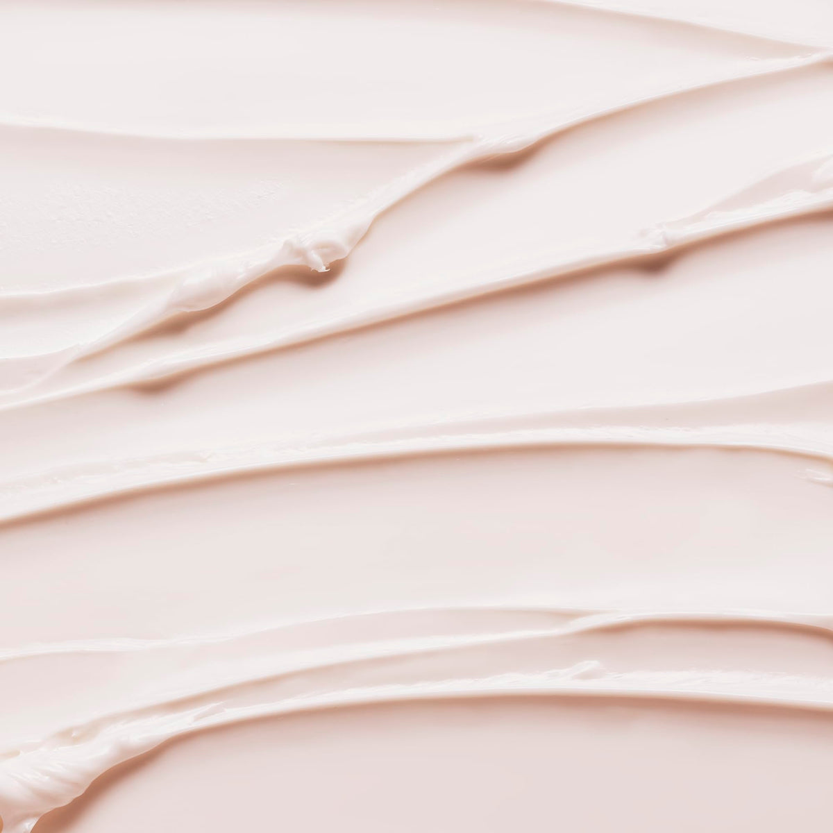 Le Monde Gourmand Creme Vanille Body Icing mid notes featuring orchid and jasmine.