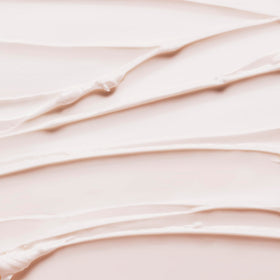 Le Monde Gourmand Creme Vanille Body Icing mid notes featuring orchid and jasmine.
