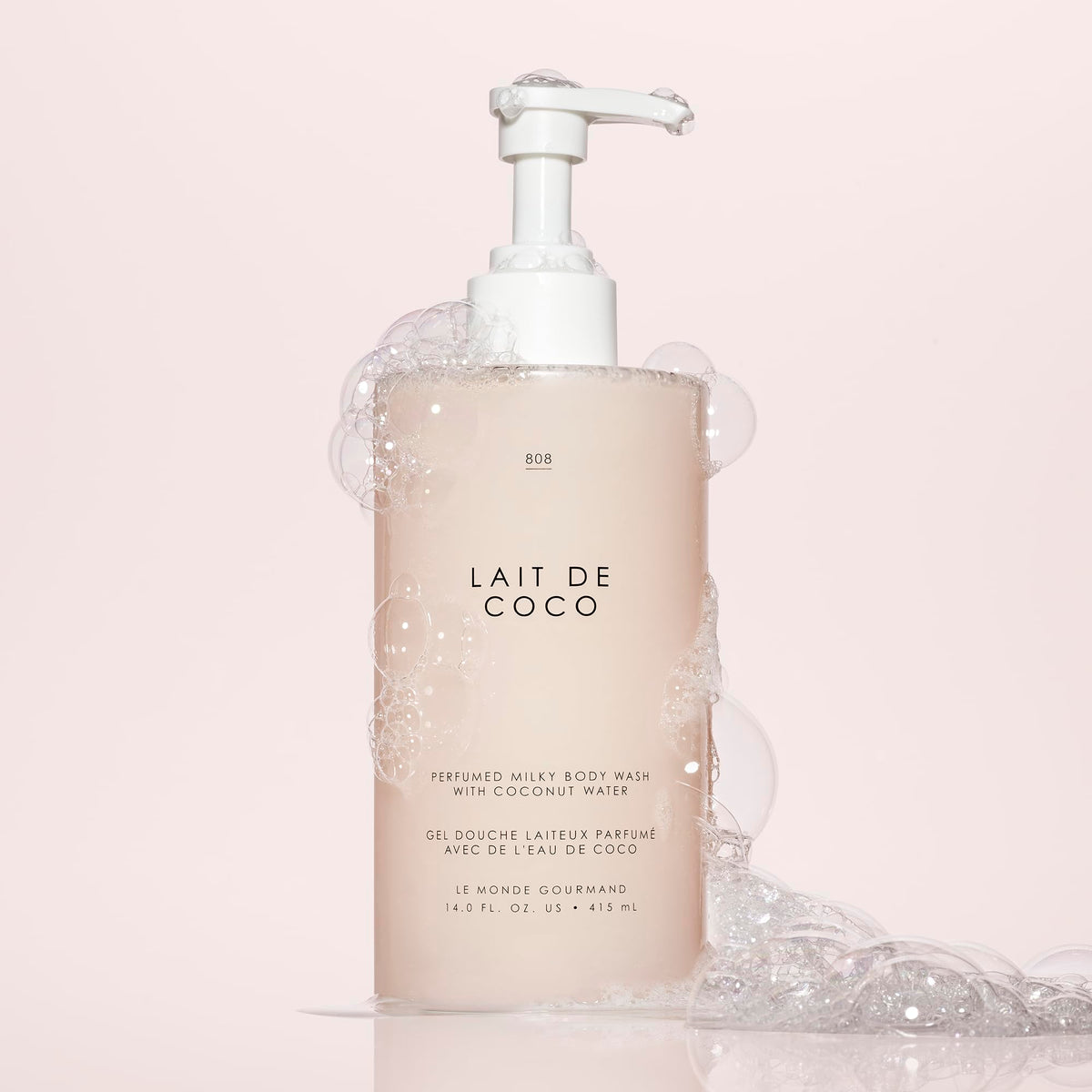 Notes of bergamot, jasmine, and freesia in the fragrance notes.