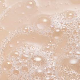 Rinse-off leaves skin soft and lightly perfumed by Le Monde Gourmand.