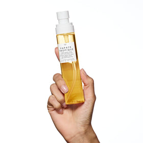Le Monde Gourmand Papaye Tropique Fresh Mist mid-notes reveal papaya and pomegranate sweetness.