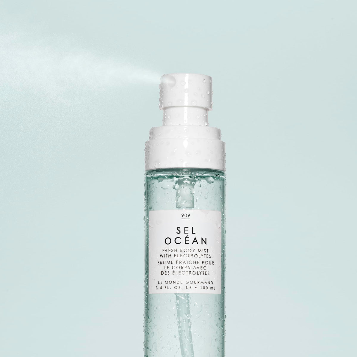 Le Monde Gourmand Sel Océan Fresh Mist being spritzed during a midday break.