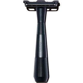 Leaf Shave Twig Razor with Magnetic Load showing easy blade changes for crisp, controlled shaves.