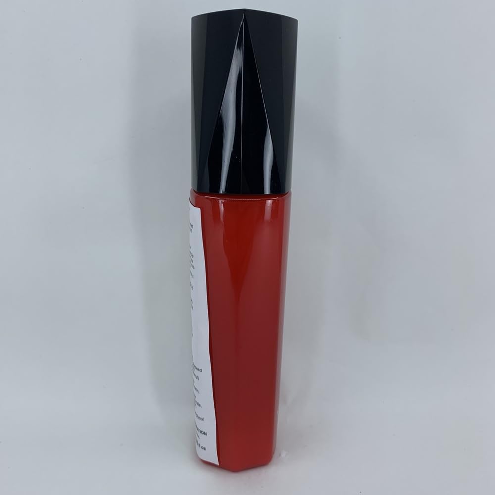 IAU Essence Moist texture on skin emphasizes rapid absorption and moisture.
