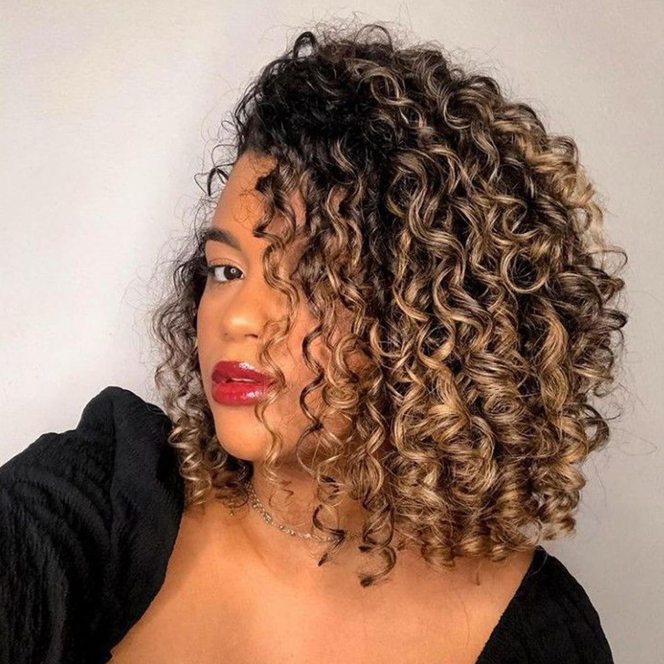 Leeven Gogo Curl 10-inch ombre honey blonde close-up shows lightweight fibers for easy wear