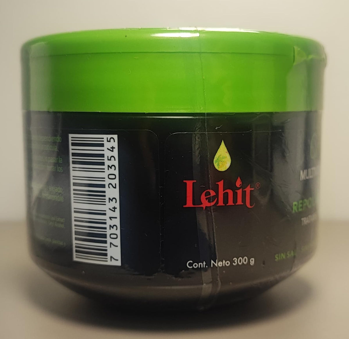 Lehit Cocktail Multivitamin Repolarizer on hair fiber supports healthy growth and strength.