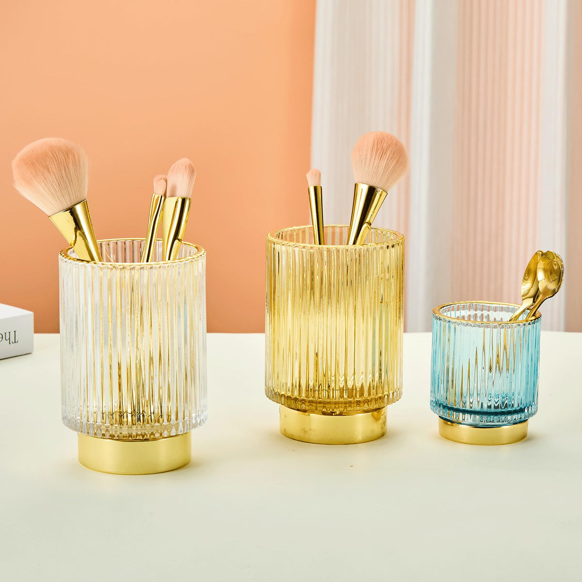 LEICURACE minimalist glass cup decor elevates countertops with simplicity.