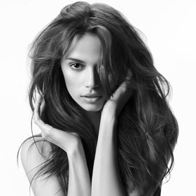 Leonor Greyl Éclat Naturel ingredients: shea butter and jojoba oil.