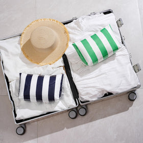 Lestikave flat-bottom makeup pouch keeps contents upright