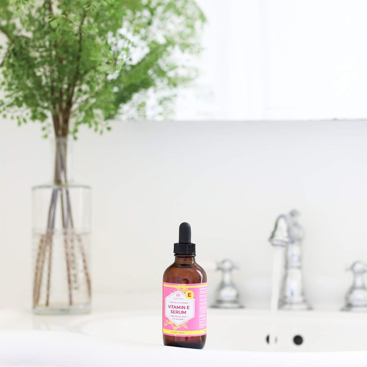 Leven Rose Serum adds shine and resilience to hair.