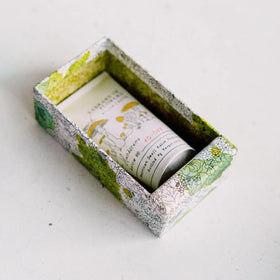 Fragrance notes of cut greens, lotus and watercress for Willow & Water handcreme.