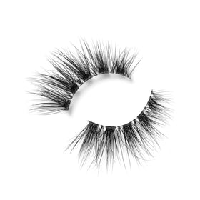 Lilly Lashes 15mm Inviting lashes adding subtle drama in real life.