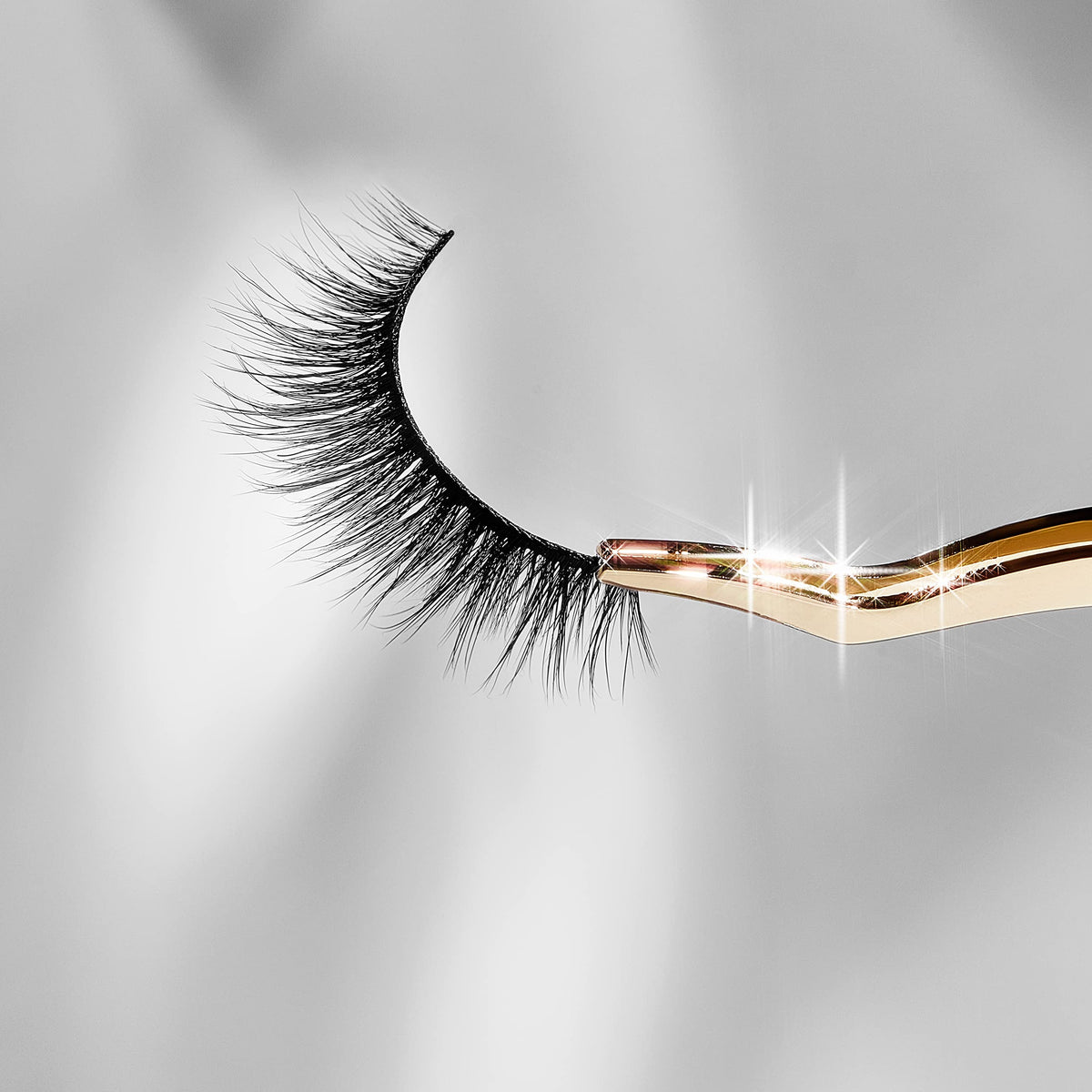 Lilly Lashes Everyday Blushing 20x wear capability demonstrates durability and value.
