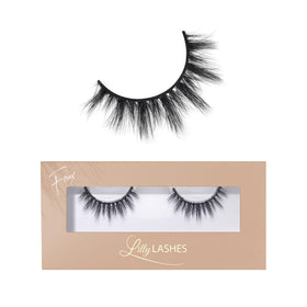 Lilly Lashes Everyday Miami natural lashes offer lightweight daily definition for effortless looks.