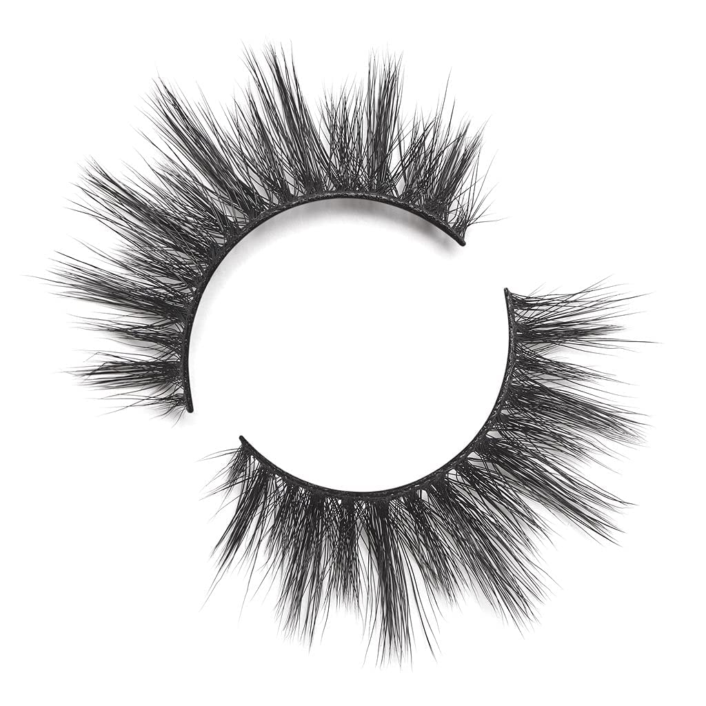 Lilly Lashes luxury silk-like fibers deliver soft sheen and flexible band.