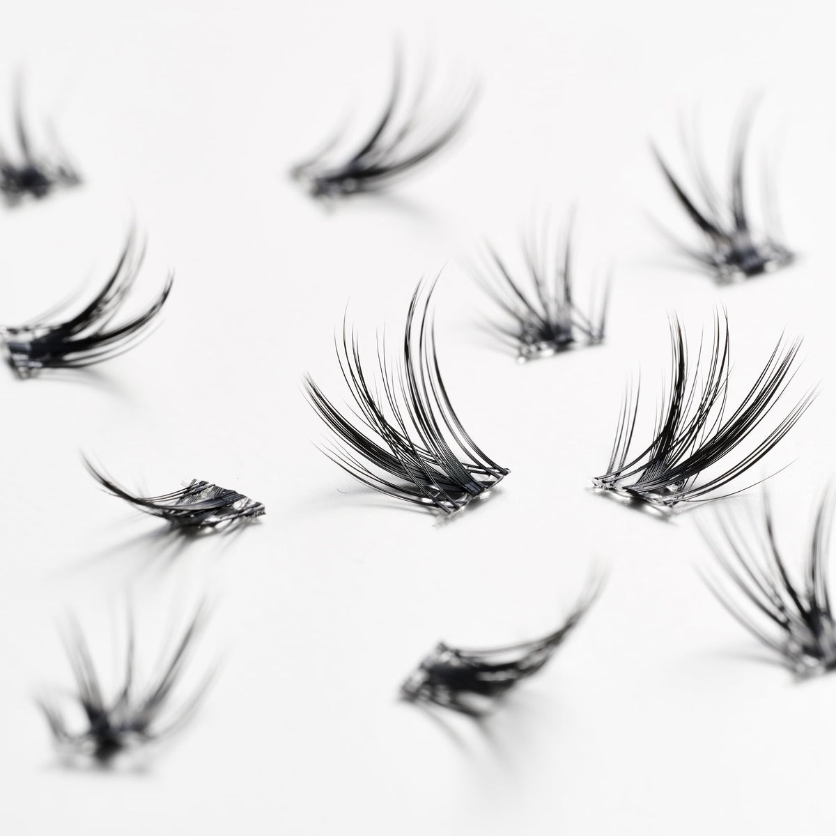 Lilly Lashes all-day hold topper demonstrating secure, long-lasting wear